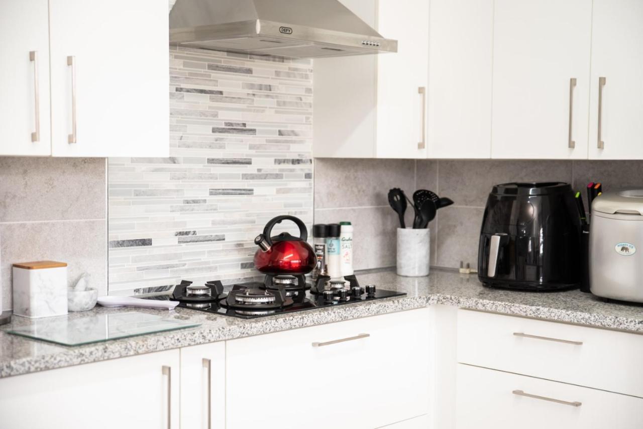 Settle Inn Self Catering Units Colchester Esterno foto